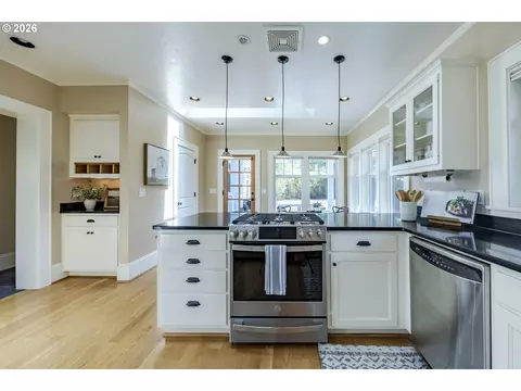 Kitchen - 1545 Villard St, Eugene, OR 97403 photo 4 of 4