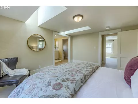 Bedroom - 1545 Villard St, Eugene, OR 97403 photo 7 of 10