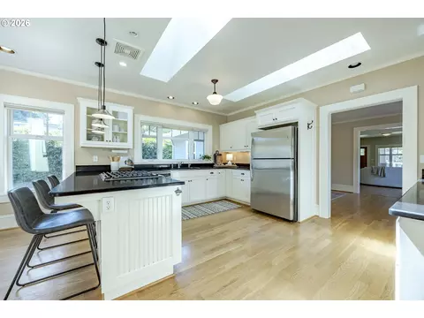 Kitchen - 1545 Villard St, Eugene, OR 97403 photo 2 of 4