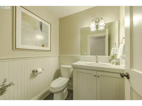 Bath - 1545 Villard St, Eugene, OR 97403 photo 1 of 2