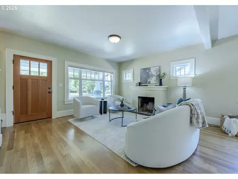 Living - 1545 Villard St, Eugene, OR 97403 photo 2 of 2