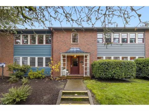 230 NE 60th Ave #27, Portland, OR 97213