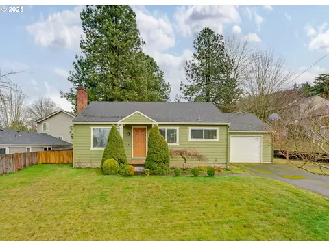 9577 SE Tenino Ct, Portland, OR 97266