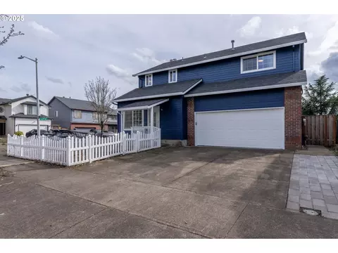 6680 SE Austin Dr, Hillsboro, OR 97123