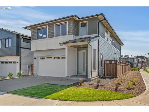 12311 SE Falling Rain Way, Happy Valley, OR 97086