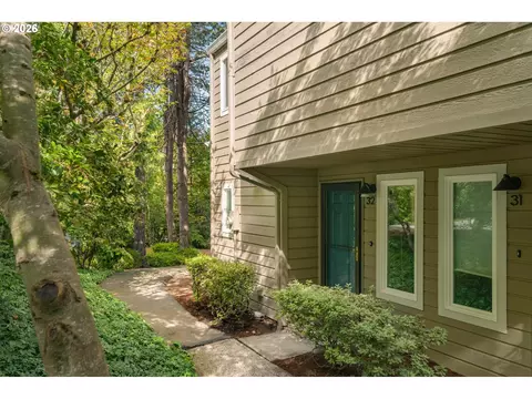 4880 SW Scholls Ferry Rd #32, Portland, OR 97225