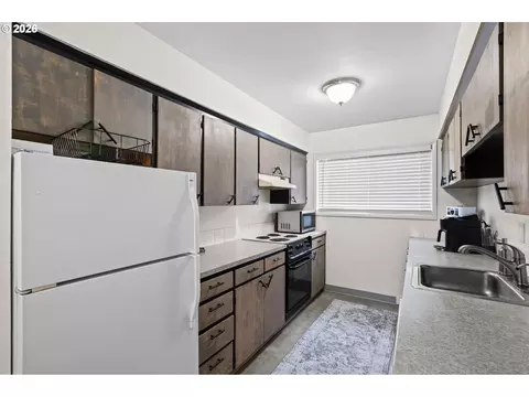 Kitchen - 1773 NE 19th St, Gresham, OR 97030 photo 1 of 2