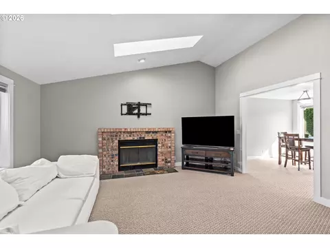 Living - 2788 Chad Dr, Eugene, OR 97408 photo 3 of 4