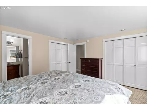 Bedroom - 2788 Chad Dr, Eugene, OR 97408 photo 5 of 5