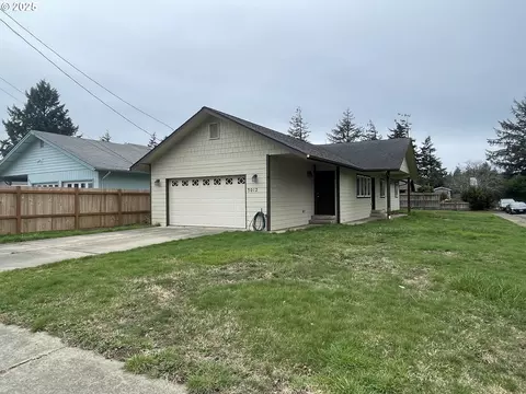 3012 Pine St, North Bend, OR 97459