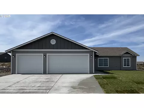 2814 Thrush St, Umatilla, OR 97882