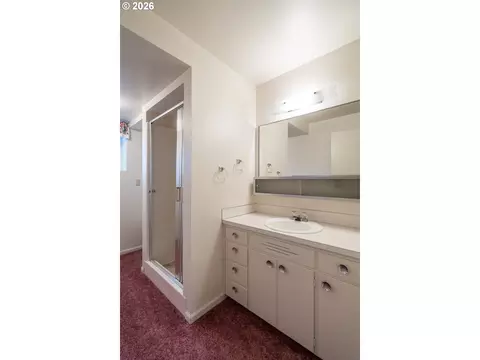 Bath - 4072 Normandy Way, Eugene, OR 97405 photo 3 of 3