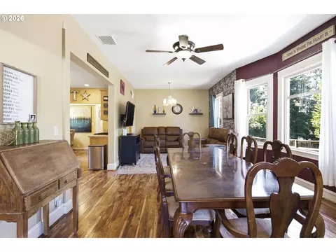 Dining - 5323 SE 13th Ct, Gresham, OR 97080 photo 1 of 3
