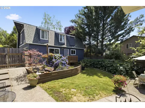 Exterior - 5323 SE 13th Ct, Gresham, OR 97080 photo 5 of 7