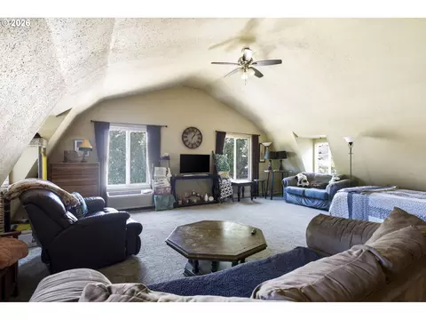 Living - 5323 SE 13th Ct, Gresham, OR 97080 photo 3 of 3