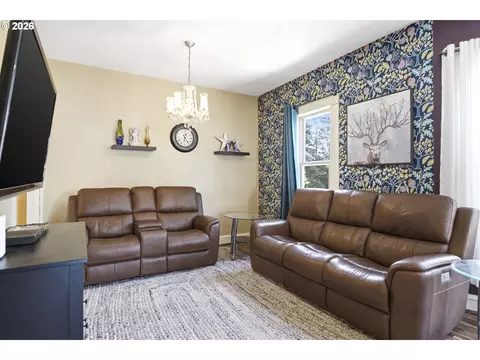 Living - 5323 SE 13th Ct, Gresham, OR 97080 photo 1 of 3