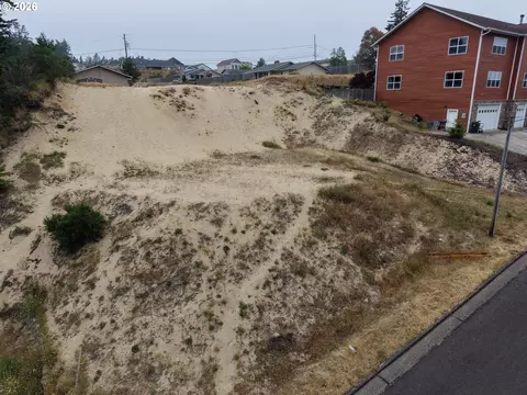 00 Ash St, North Bend, OR 97459