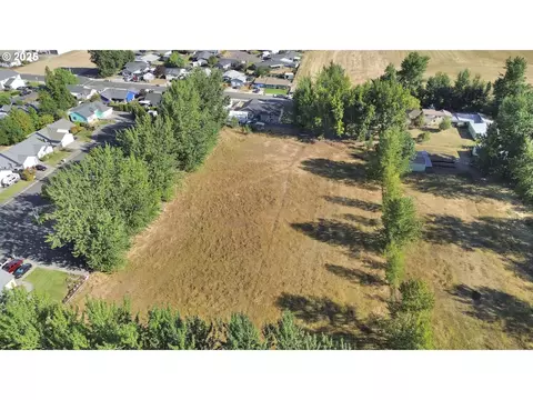 950 Lasalle St, Harrisburg, OR 97446