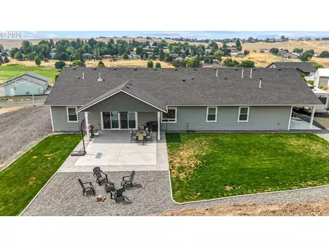 Exterior - 417 SW Quinney Pl, Pendleton, OR 97801 photo 12 of 16