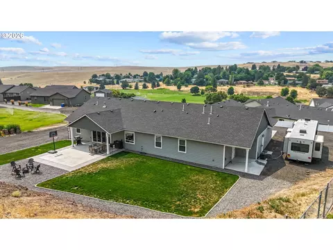 Exterior - 417 SW Quinney Pl, Pendleton, OR 97801 photo 14 of 16