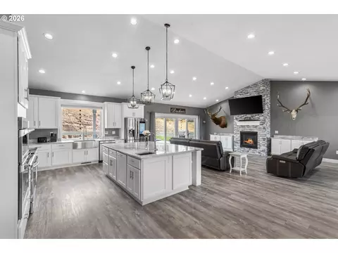 Kitchen - 417 SW Quinney Pl, Pendleton, OR 97801 photo 1 of 5