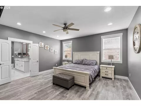 Bedroom - 417 SW Quinney Pl, Pendleton, OR 97801 photo 1 of 3