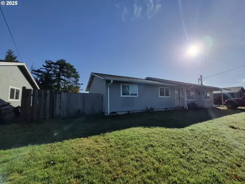 605 Cottonwood Ave, Tillamook, OR 97141
