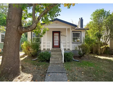 4704 SE Madison St, Portland, OR 97215