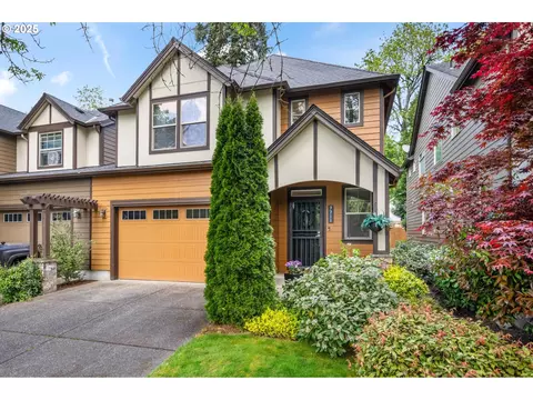 7711 SW Alder St, Tigard, OR 97224