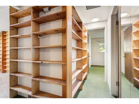 Entry Way - 2810 Harris St, Eugene, OR 97405 photo 1 of 1