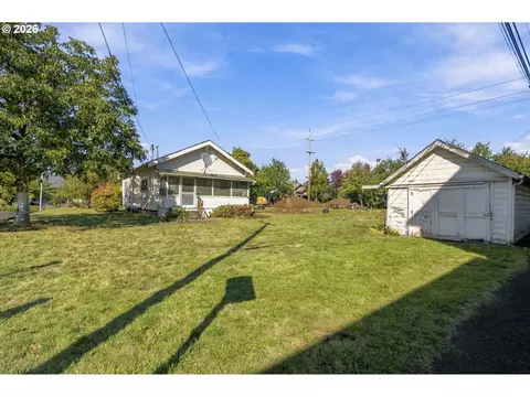 Exterior - 533 D St, Springfield, OR 97477 photo 4 of 4