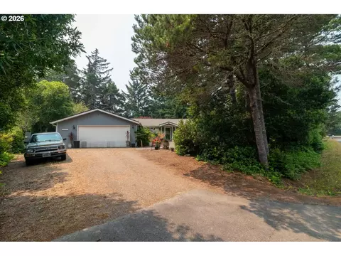 Exterior - 4792 Rhododendron Loop, Florence, OR 97439 photo 5 of 12
