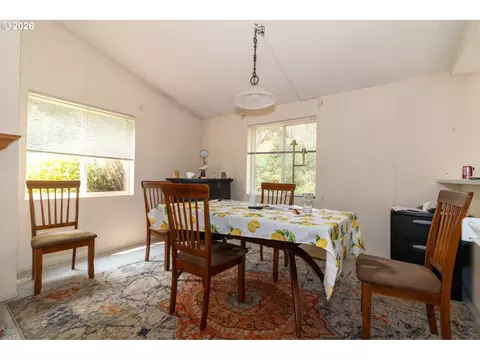 Dining - 4792 Rhododendron Loop, Florence, OR 97439 photo 2 of 2
