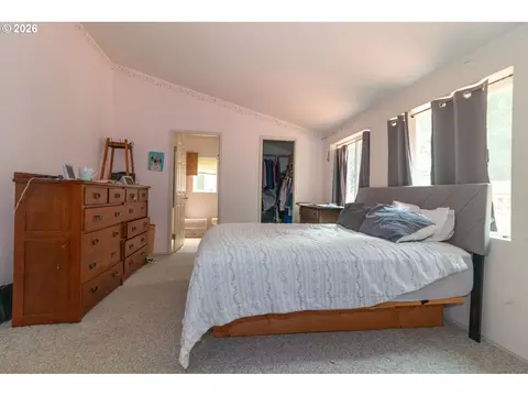 Bedroom - 4792 Rhododendron Loop, Florence, OR 97439 photo 2 of 8