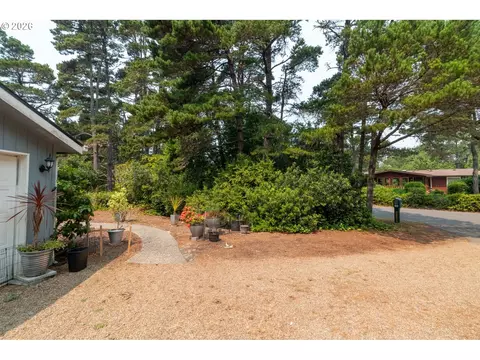 Exterior - 4792 Rhododendron Loop, Florence, OR 97439 photo 3 of 12