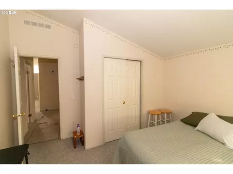 Bedroom - 4792 Rhododendron Loop, Florence, OR 97439 photo 5 of 8