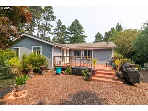Exterior - 4792 Rhododendron Loop, Florence, OR 97439 photo 10 of 12