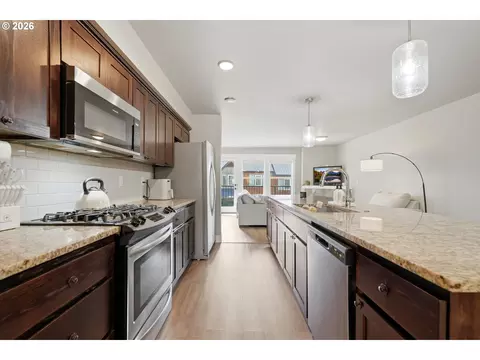Kitchen - 16835 Champion Way, Sandy, OR 97055 photo 3 of 3