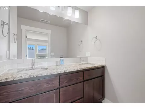 Bath - 16835 Champion Way, Sandy, OR 97055 photo 3 of 4
