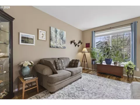 Living - 163 SW Sandlewood Loop, Gresham, OR 97030 photo 2 of 3