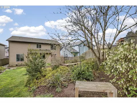 Exterior - 163 SW Sandlewood Loop, Gresham, OR 97030 photo 11 of 13