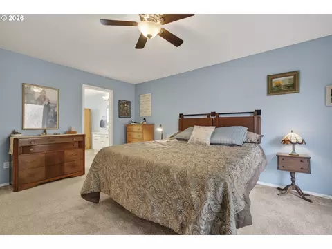 Bedroom - 163 SW Sandlewood Loop, Gresham, OR 97030 photo 3 of 5