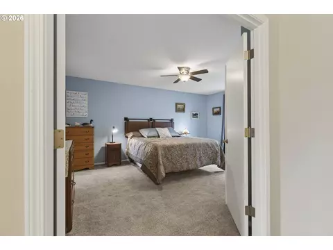 Bedroom - 163 SW Sandlewood Loop, Gresham, OR 97030 photo 1 of 5
