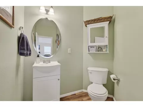 Bath - 163 SW Sandlewood Loop, Gresham, OR 97030 photo 3 of 3