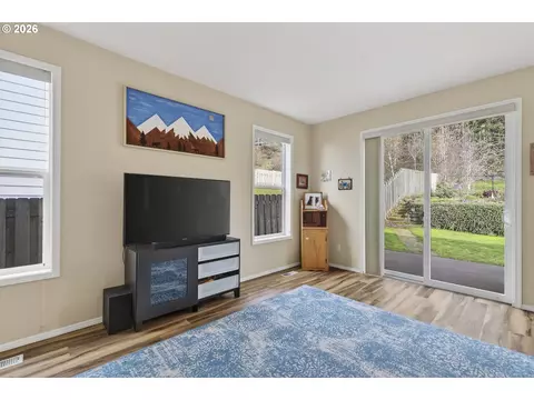 Living - 163 SW Sandlewood Loop, Gresham, OR 97030 photo 3 of 3