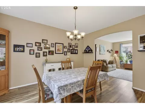 Dining - 163 SW Sandlewood Loop, Gresham, OR 97030 photo 2 of 2