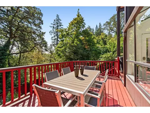 Exterior - 1675 Fircrest Dr, Eugene, OR 97403 photo 9 of 13