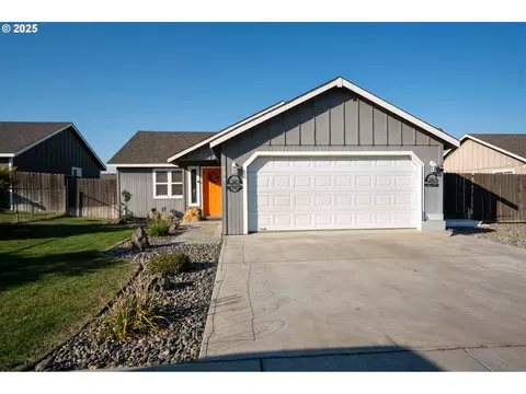 289 Dark Canyon Ave, Umatilla, OR 97882