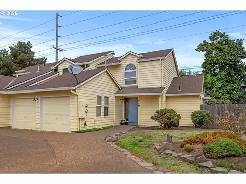 719 SW Back Court Pl, Beaverton, OR 97003