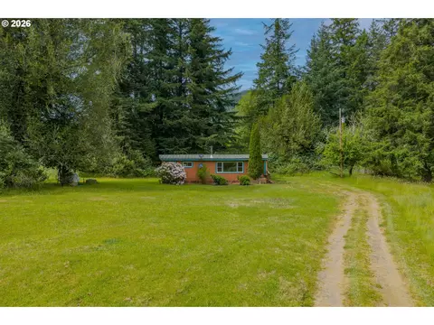 15181 Sitkum Ln, Myrtle Point, OR 97458